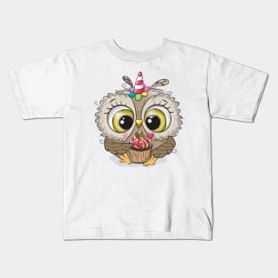 Cute owl with cupcake Kids T-Shirt